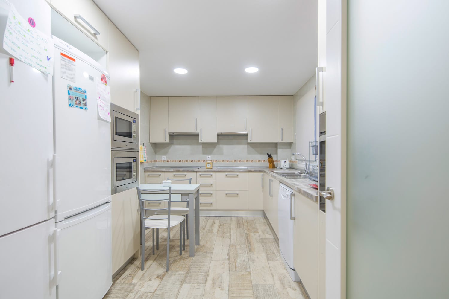 Alquiler de una luminosa habitación con terraza en calle Atocha #2