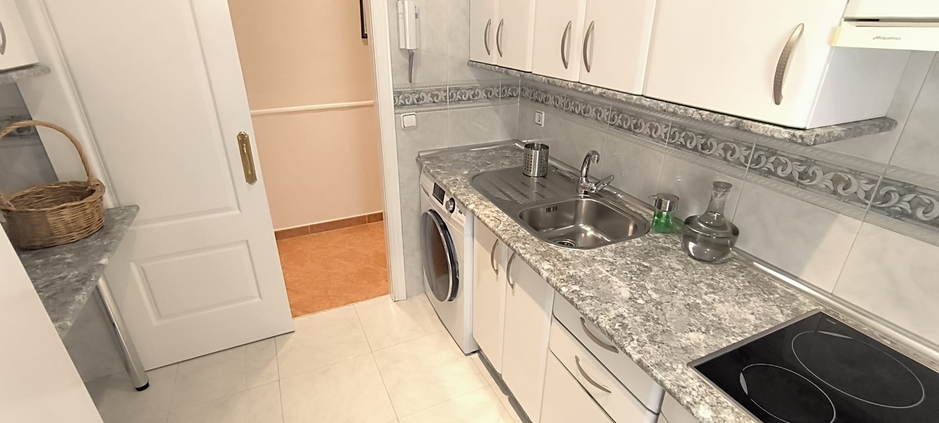¡PRECIOSO PISO AMPLIO, LUMINOSO Y MUY CÓMODO EN ALQUILER!