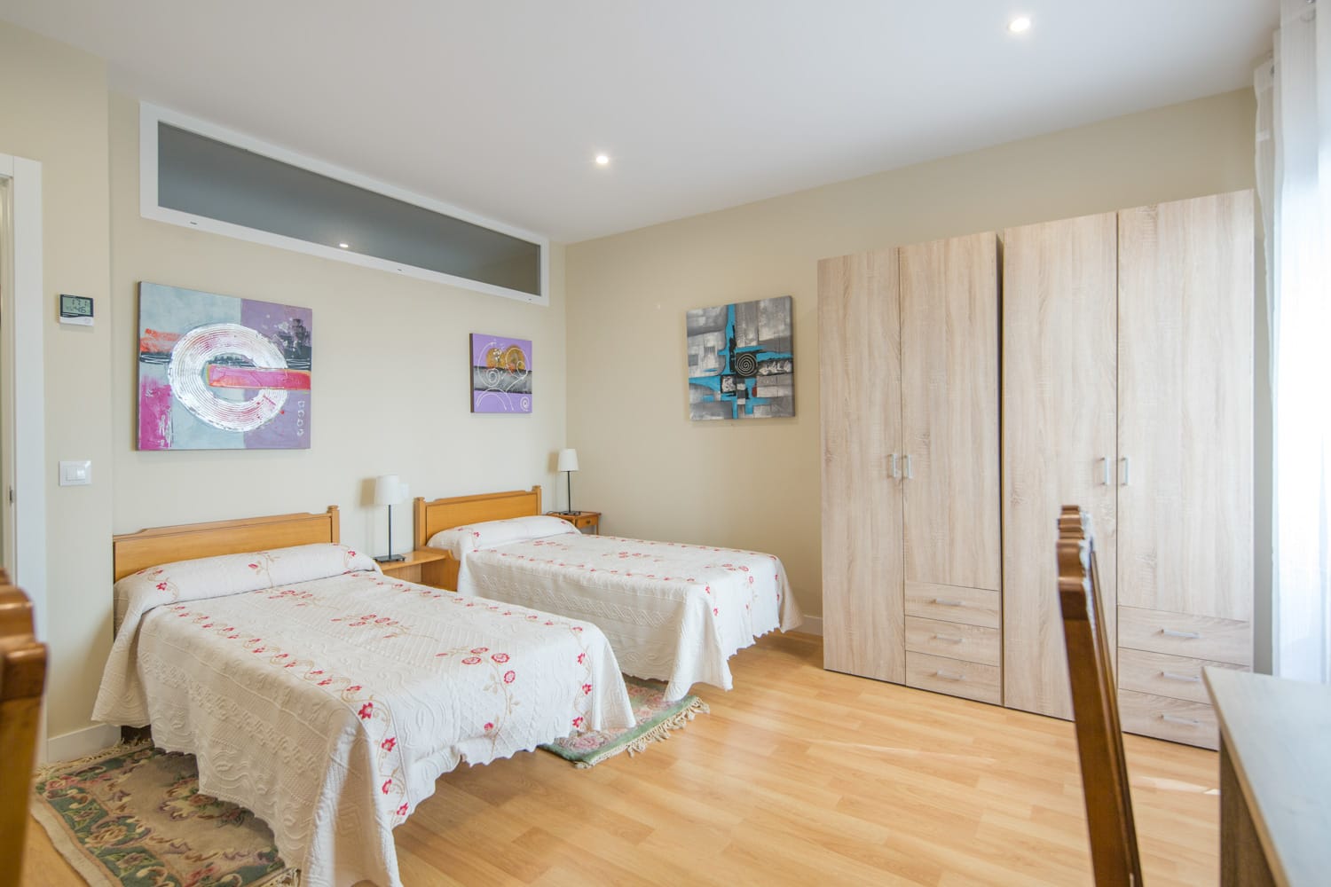 Alquiler de una habitación de dos camas con terraza en calle Atocha #6