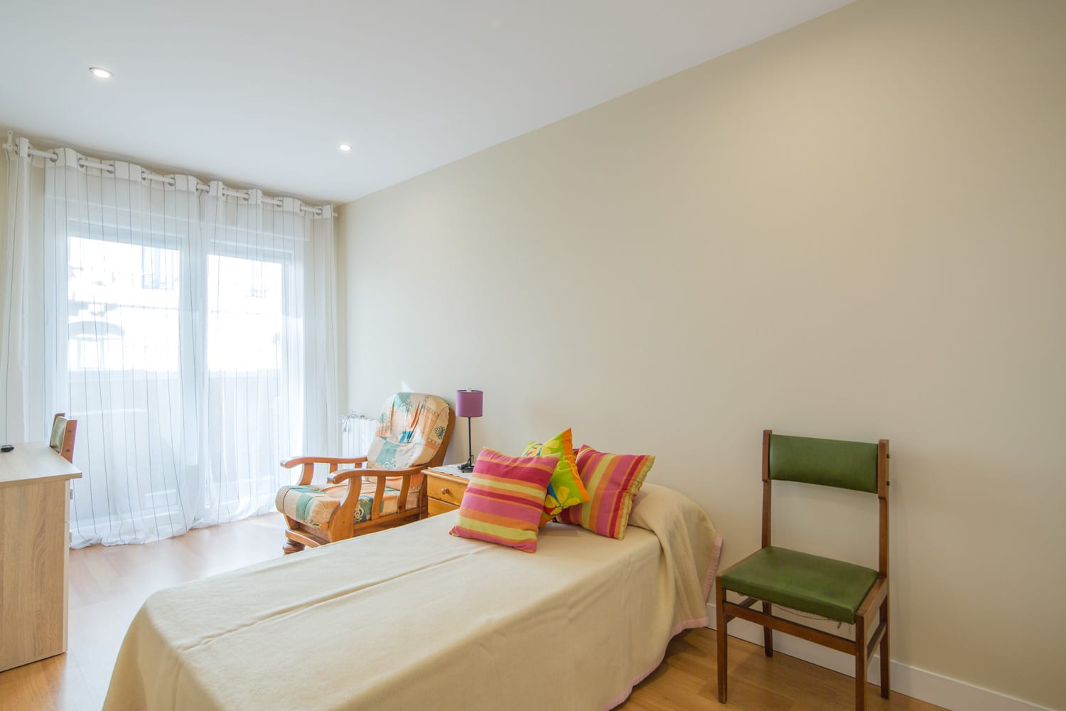 Habitación privada en alquiler con terraza en calle Atocha # 7